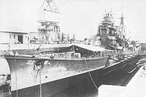 Japanese_cruiser_Ashigara_1942